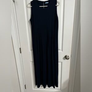J. McLaughlin. NWOT-  excellent Condition.  Navy Long Dress.Comes with Tie Belt.